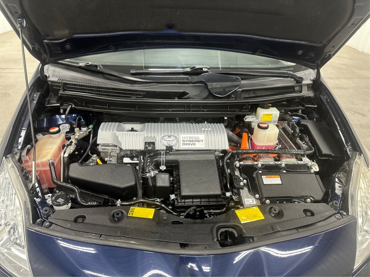 2014 Toyota Prius Two photo 10