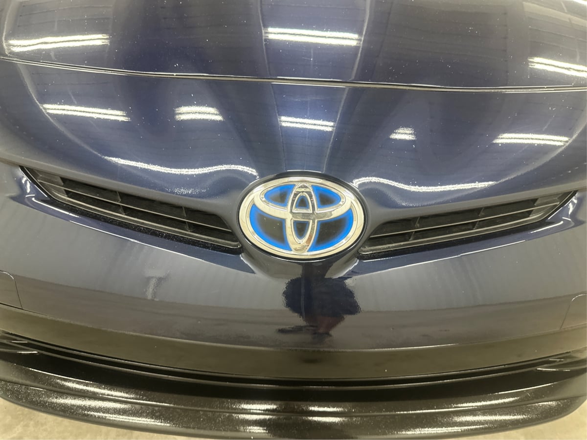 2014 Toyota Prius Two photo 27
