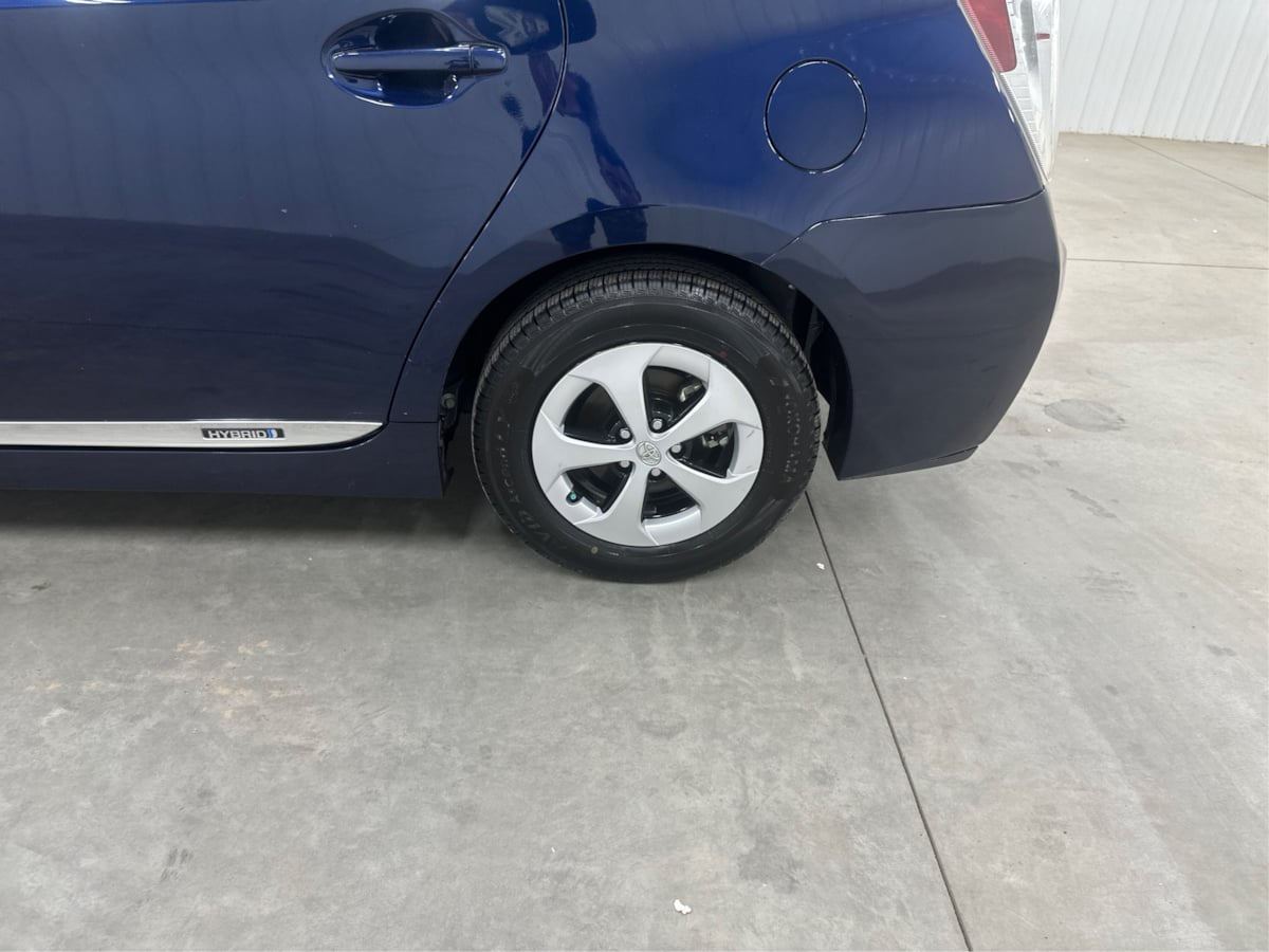 2014 Toyota Prius Two photo 30