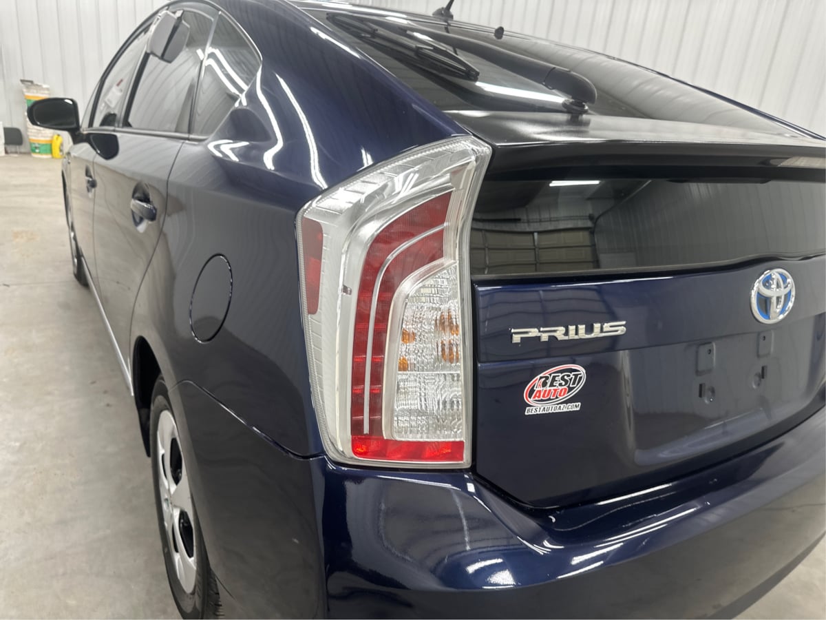 2014 Toyota Prius Two photo 34