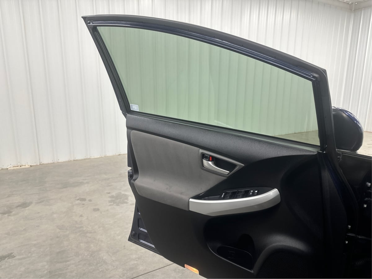 2014 Toyota Prius Two photo 20