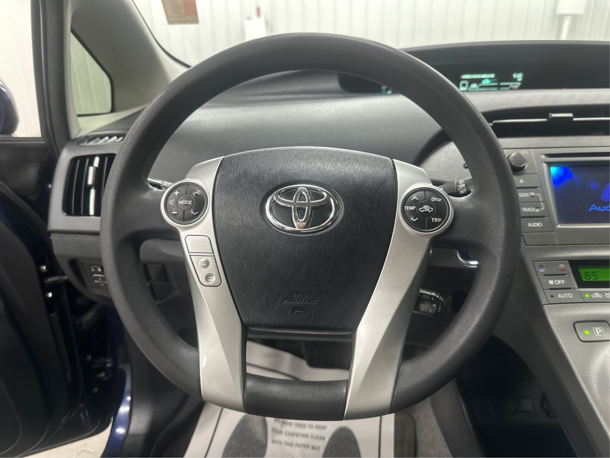 2014 Toyota Prius Two photo 19