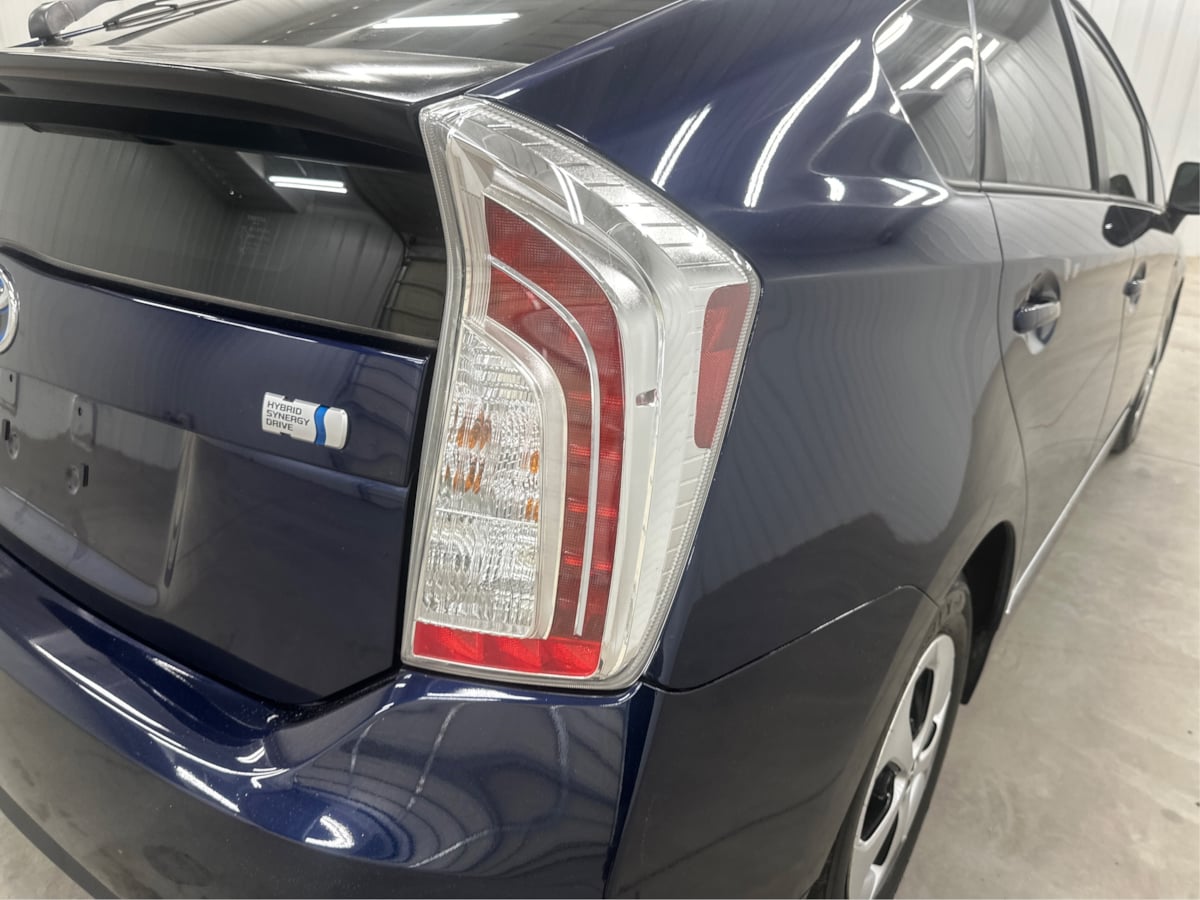 2014 Toyota Prius Two photo 35