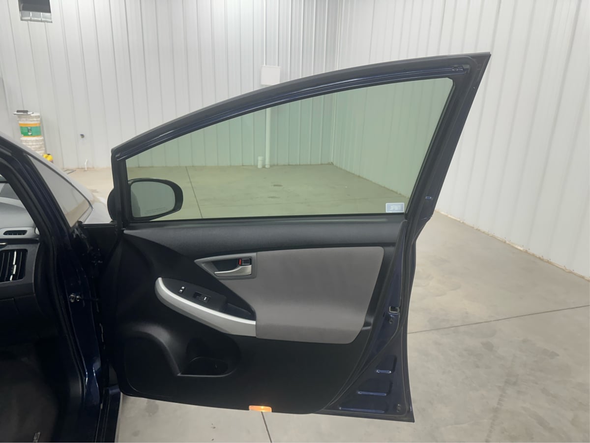 2014 Toyota Prius Two photo 21