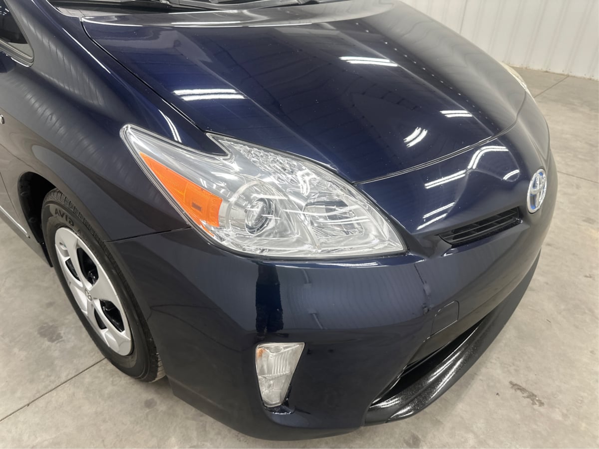 2014 Toyota Prius Two photo 36