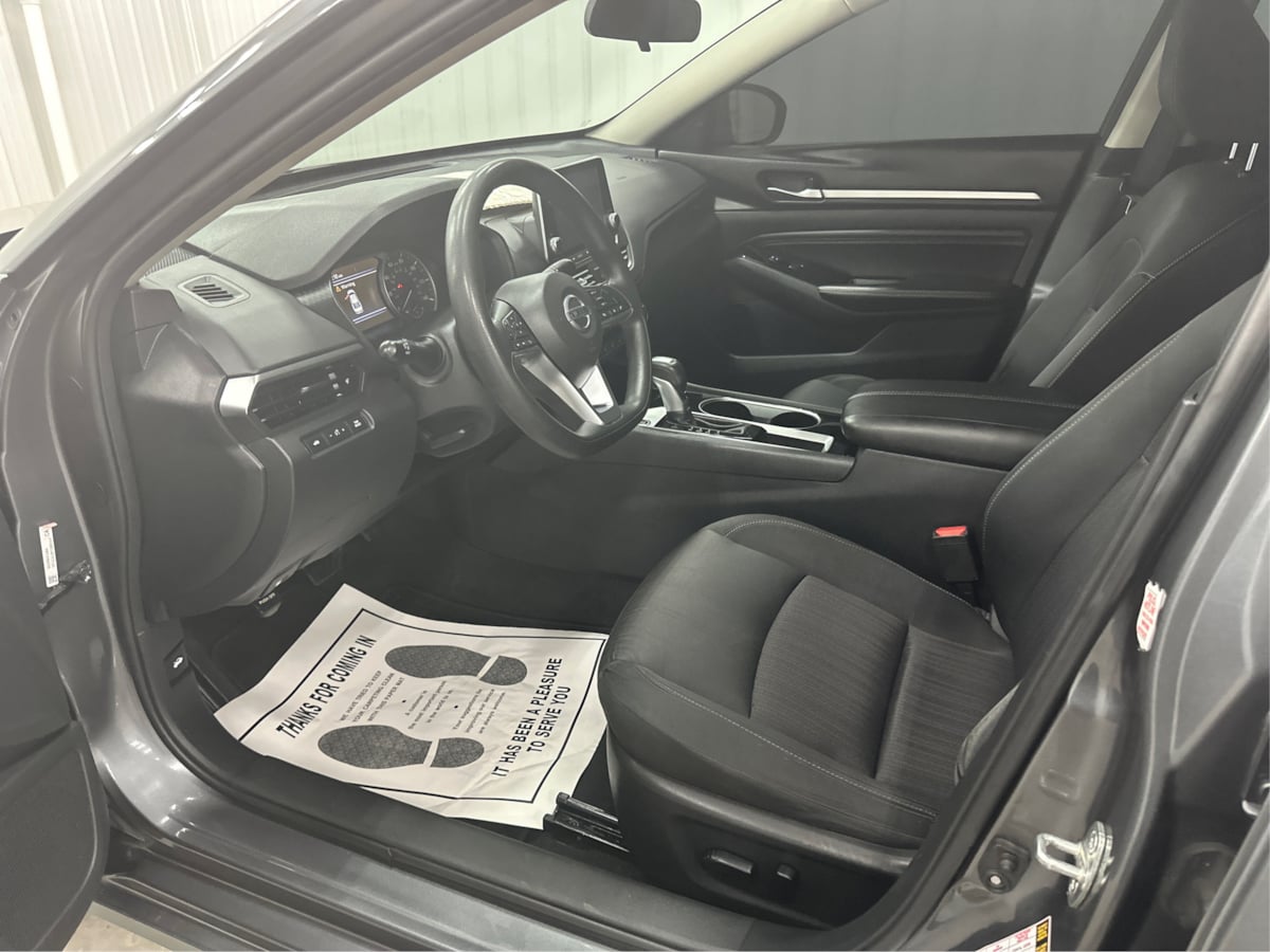 2021 Nissan Altima 2.5 SV photo 9