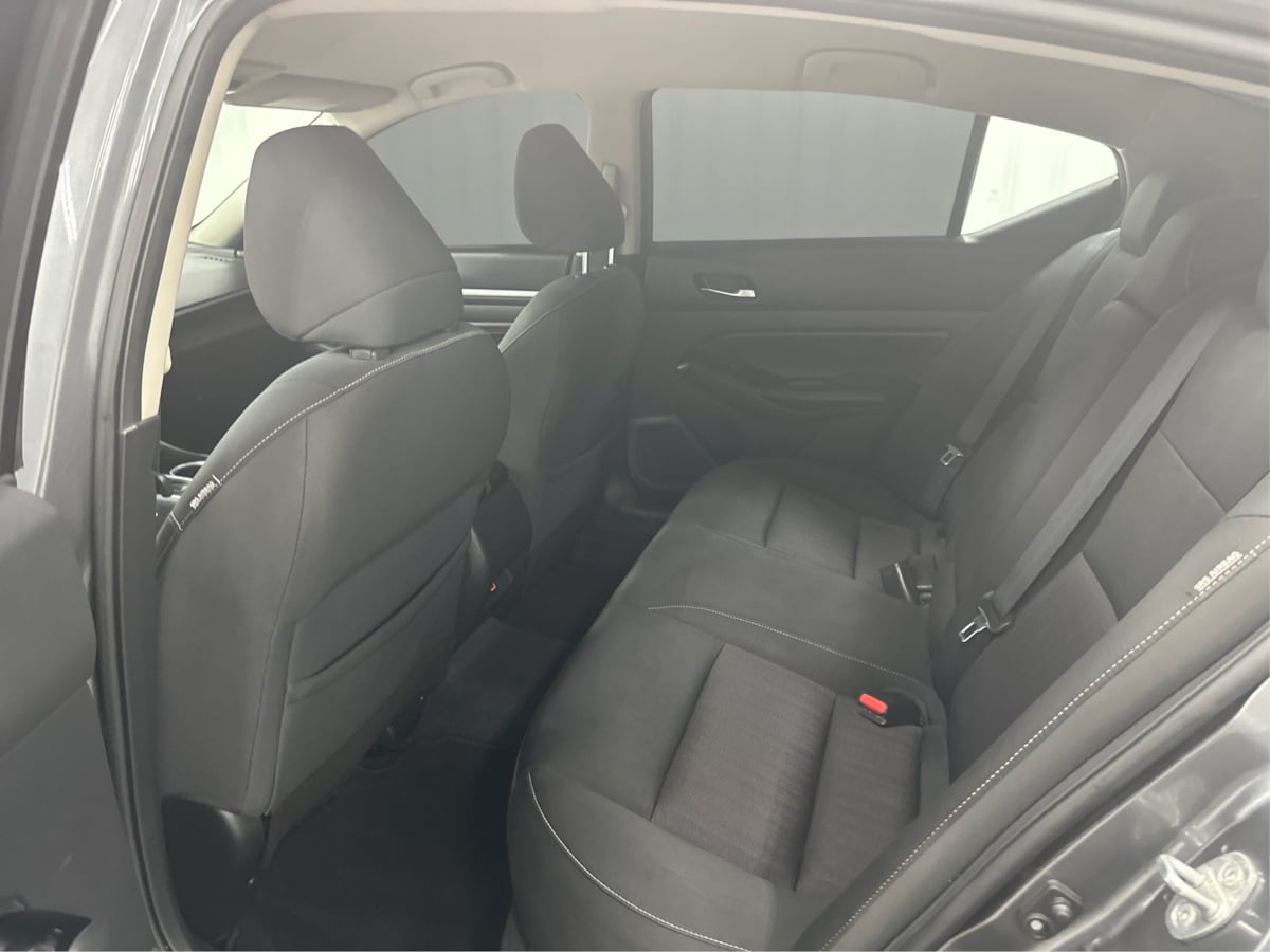2021 Nissan Altima 2.5 SV photo 10
