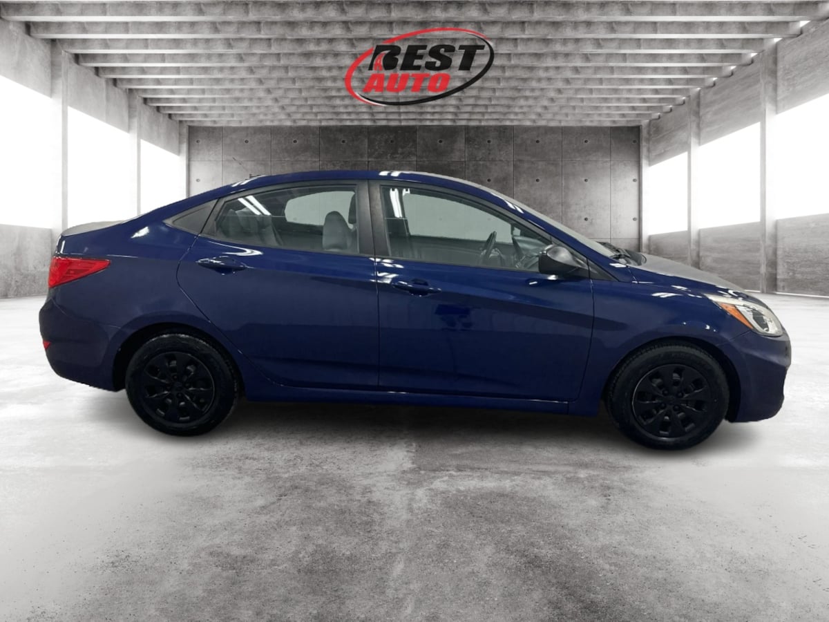 2015 Hyundai Accent GLS photo 2