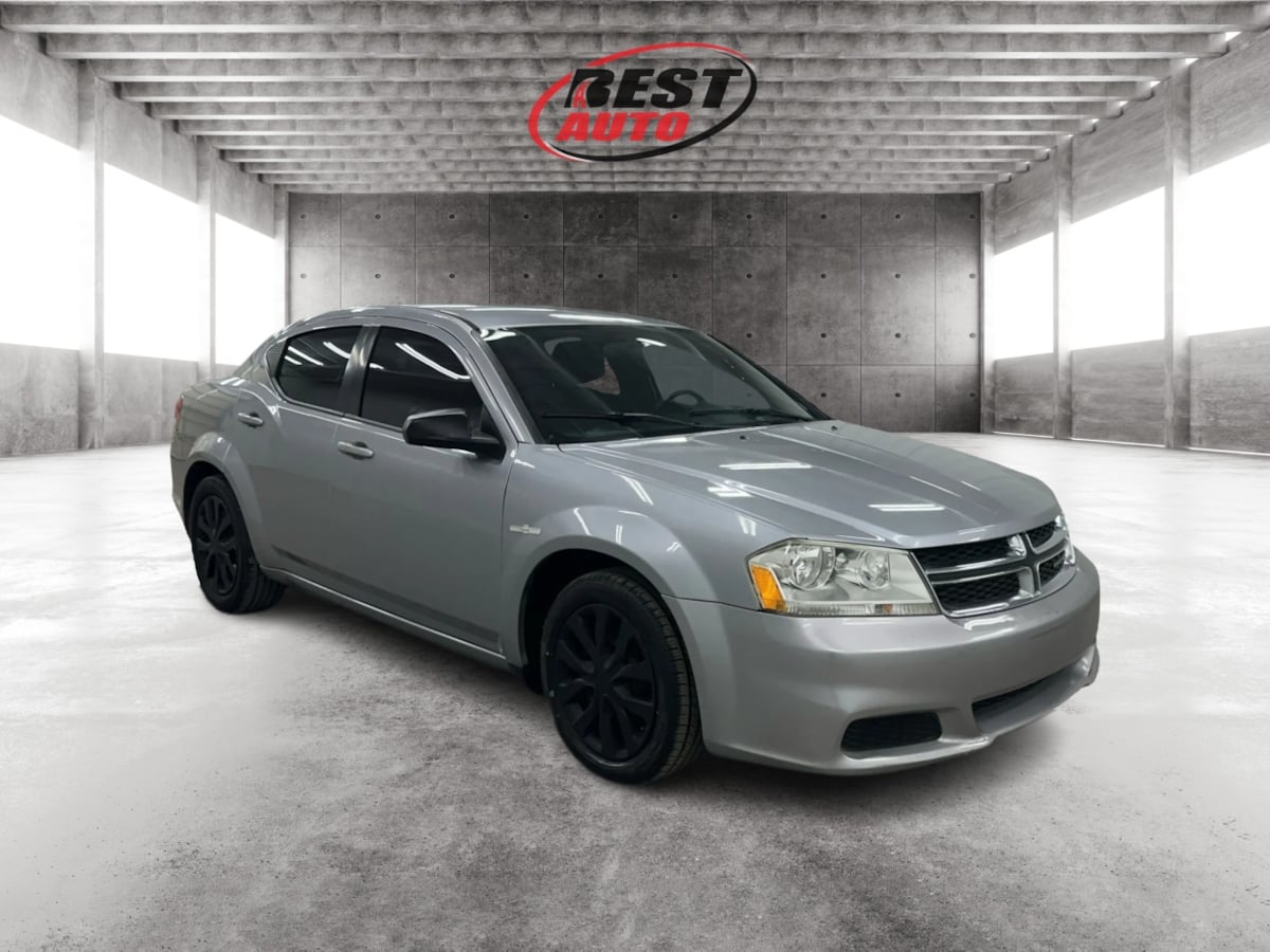 2014 Dodge Avenger SE photo 2
