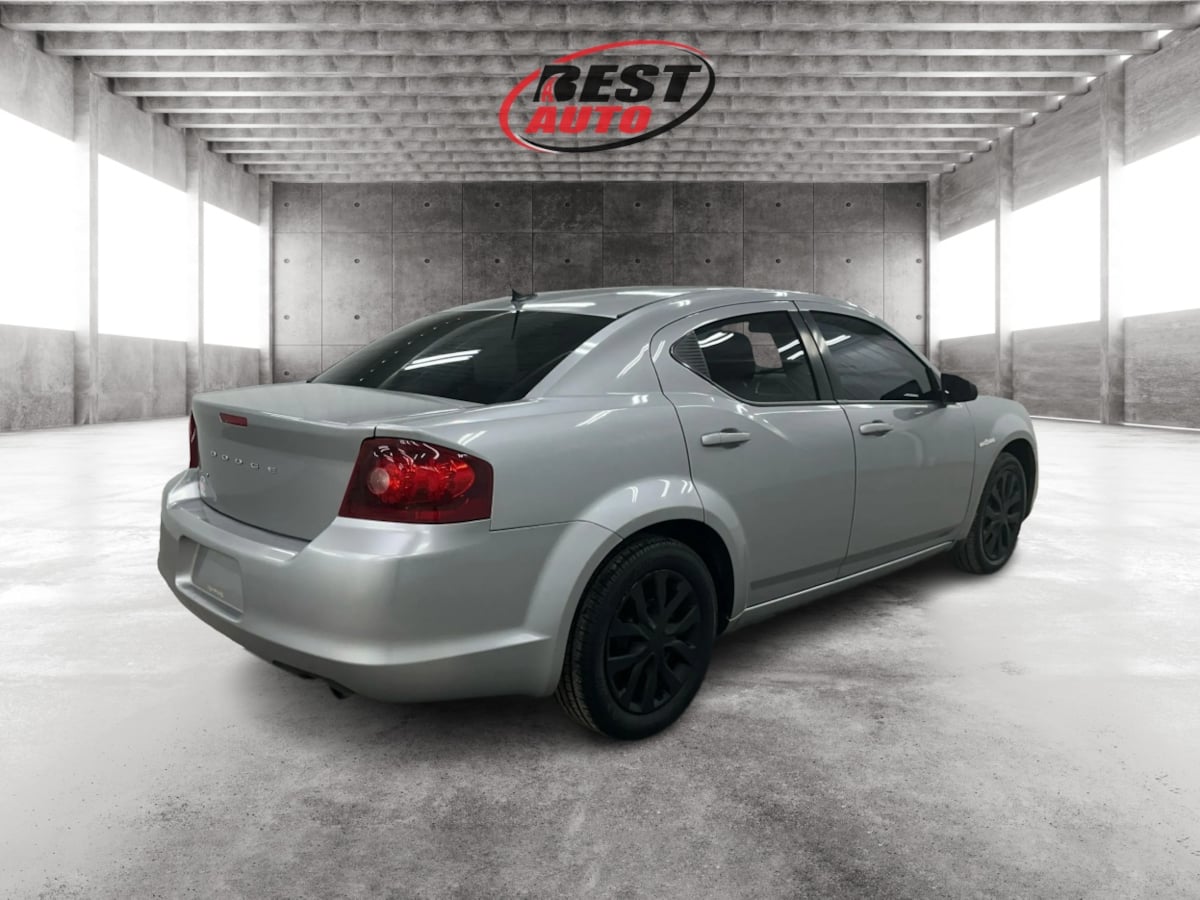 2014 Dodge Avenger SE photo 4
