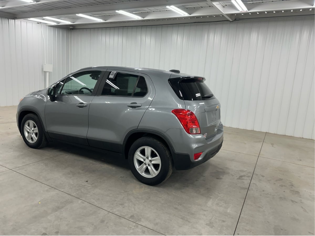 2020 Chevrolet Trax LS photo 3