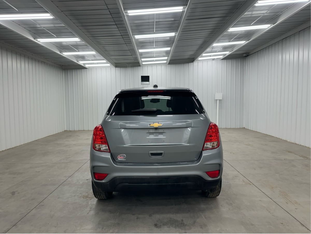 2020 Chevrolet Trax LS photo 2