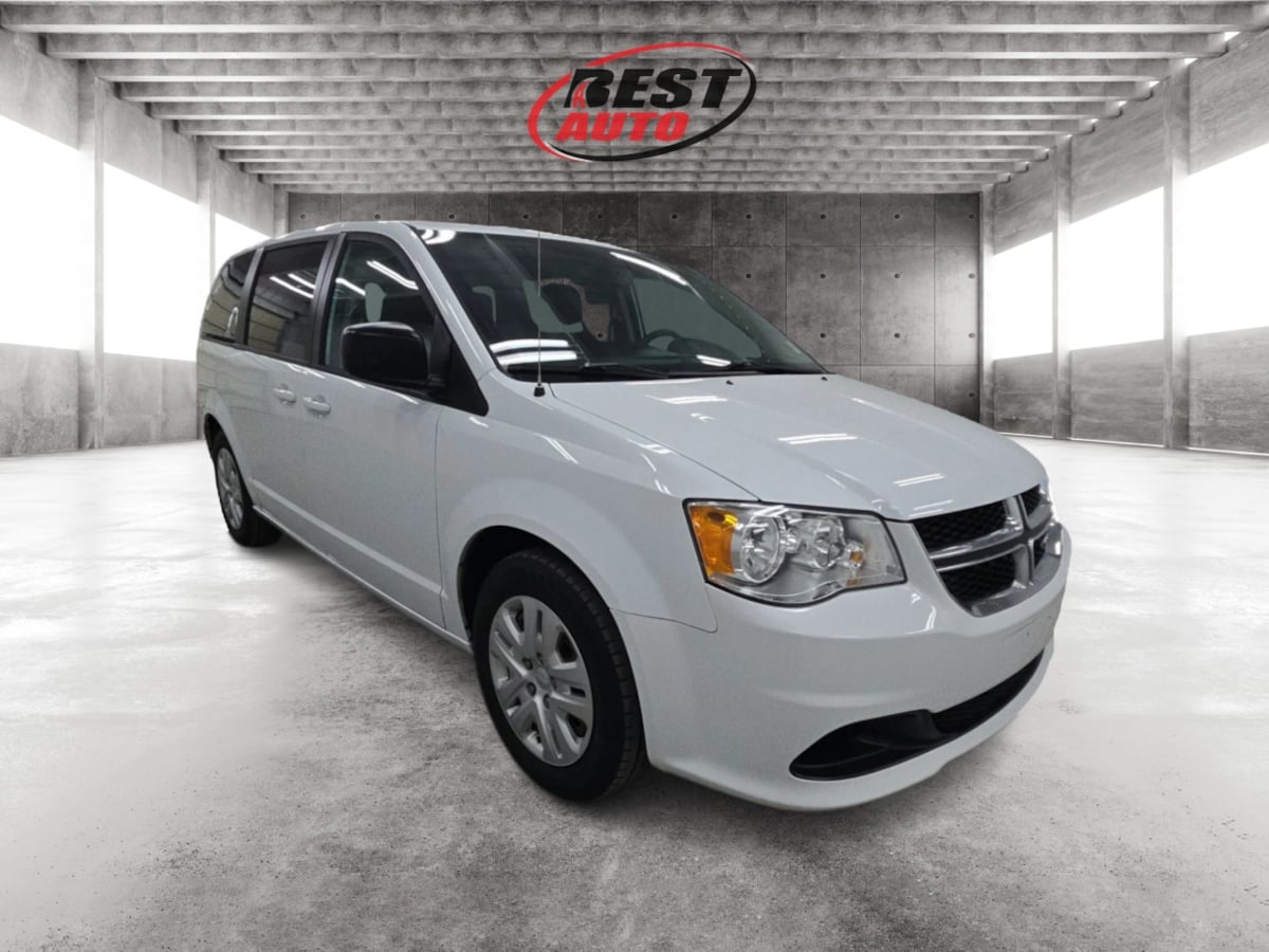 2018 Dodge Grand Caravan SE photo 2