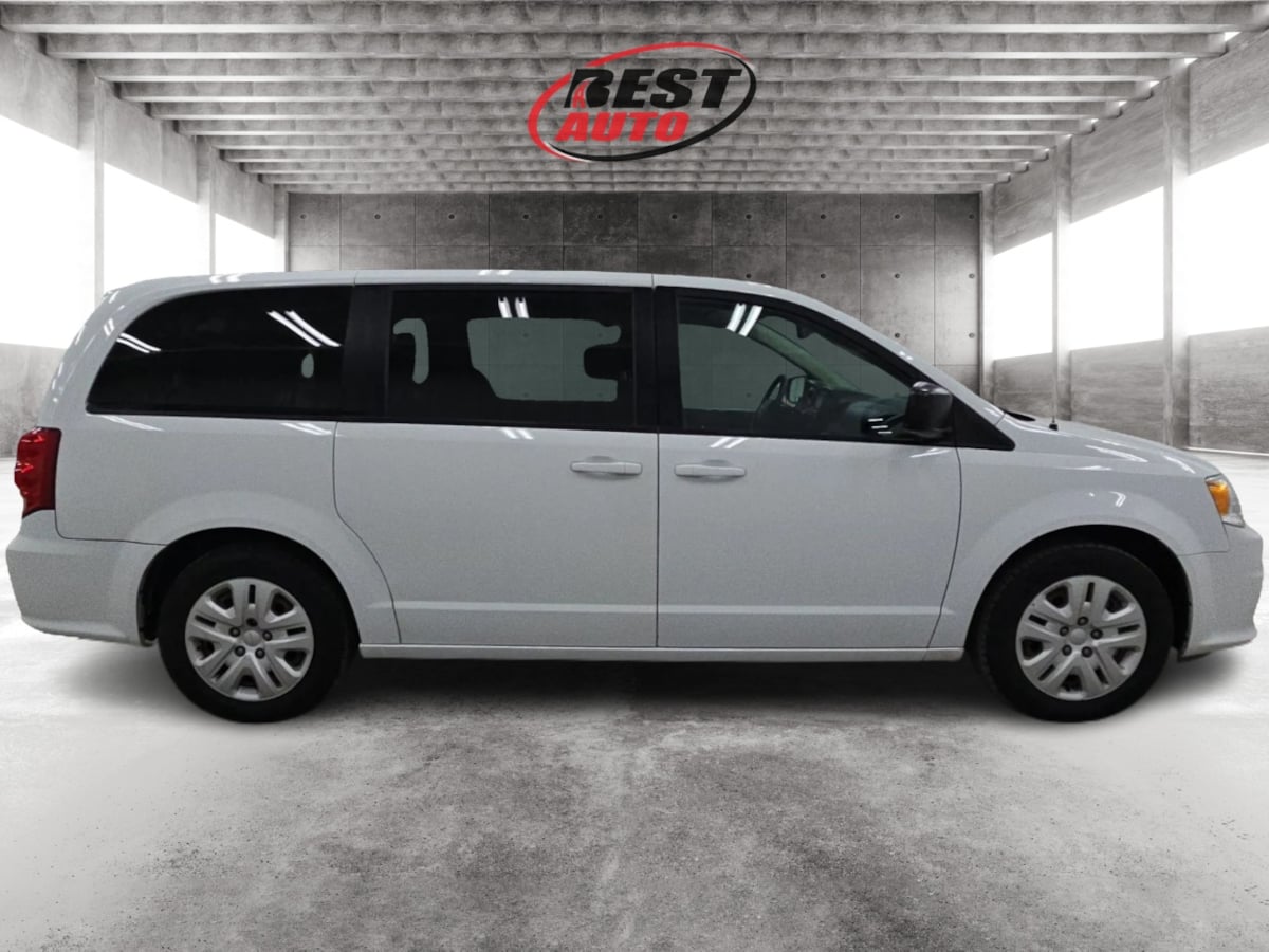 2018 Dodge Grand Caravan SE photo 3
