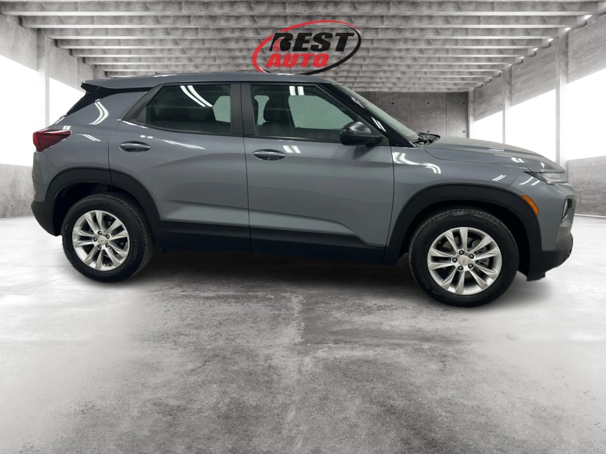 2021 Chevrolet Trailblazer LS photo 3