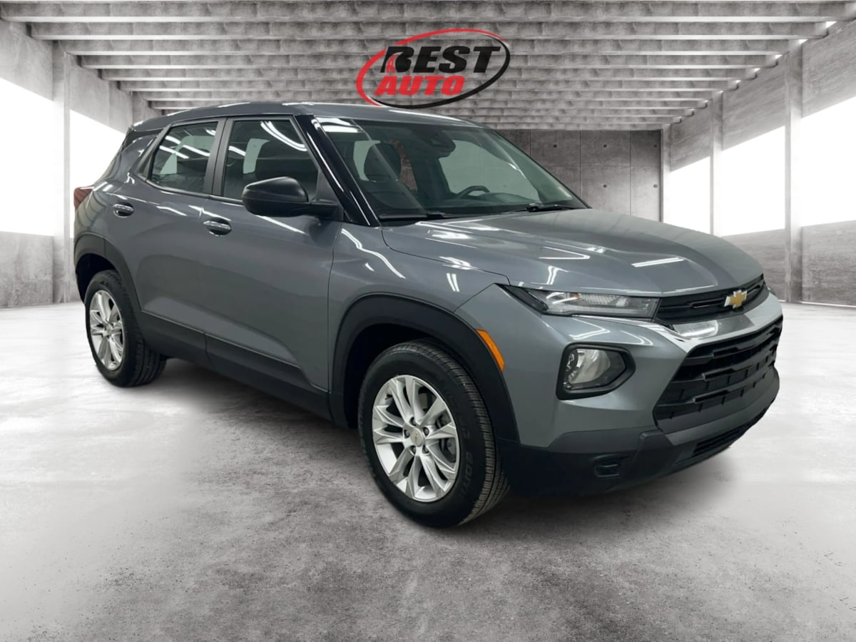 2021 Chevrolet Trailblazer LS photo 2