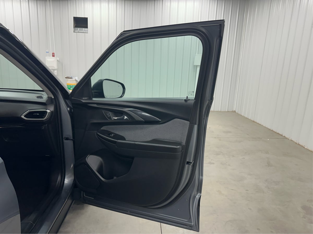 2021 Chevrolet Trailblazer LS photo 22