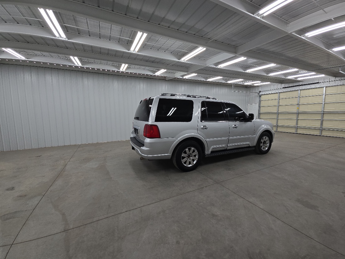 2003 Lincoln Navigator Luxury photo 4