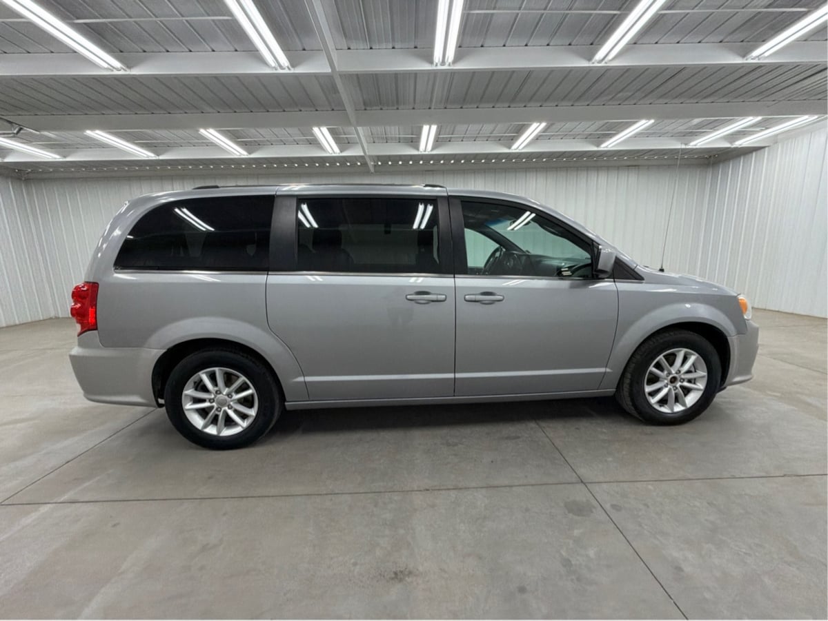 Dodge Grand Caravan photo 3
