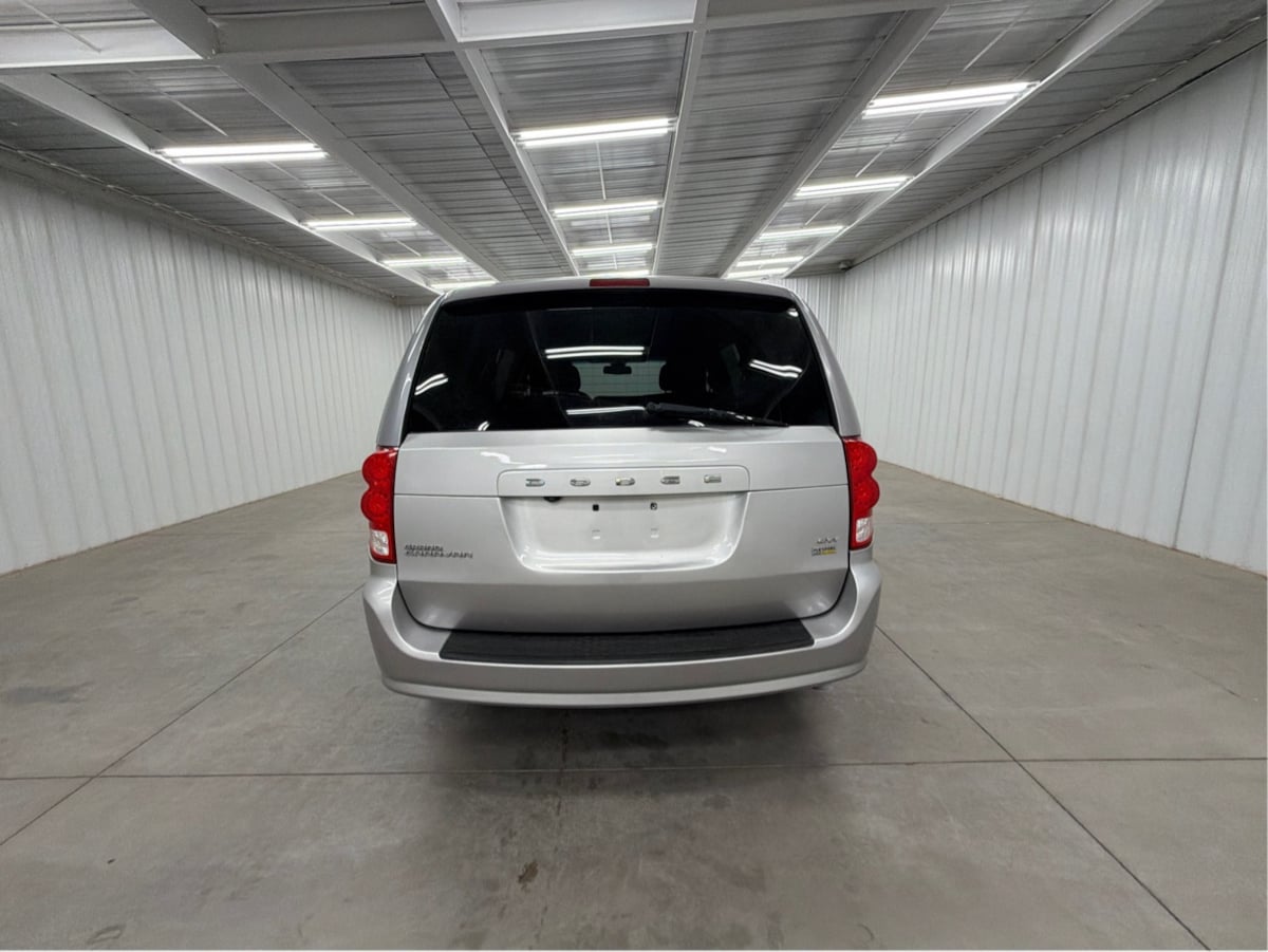 Dodge Grand Caravan photo 5