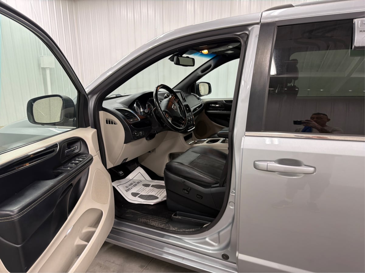 Dodge Grand Caravan photo 10