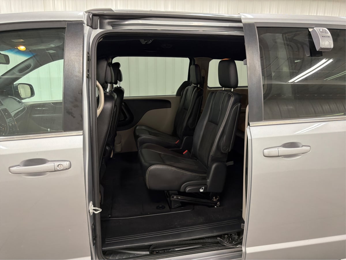 Dodge Grand Caravan photo 11