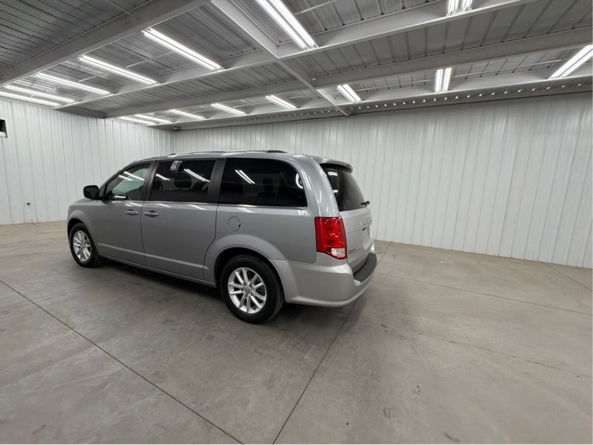 Dodge Grand Caravan photo 6