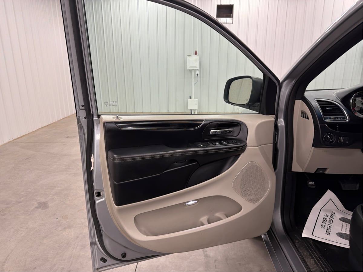 Dodge Grand Caravan photo 24