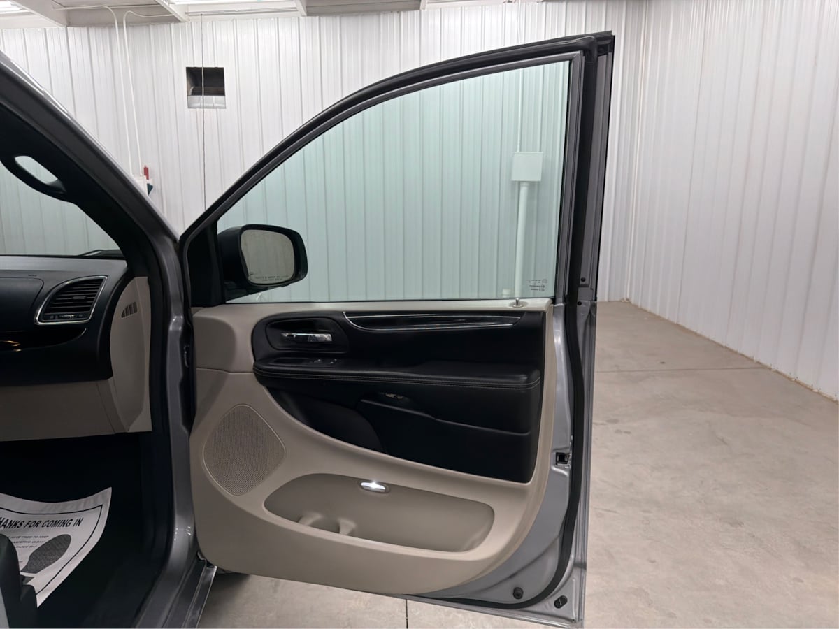 Dodge Grand Caravan photo 25