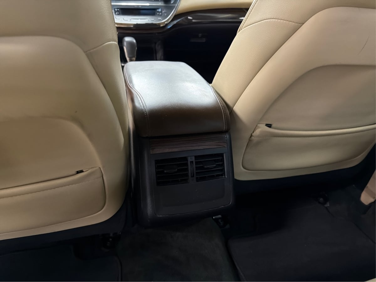 Toyota Avalon photo 18