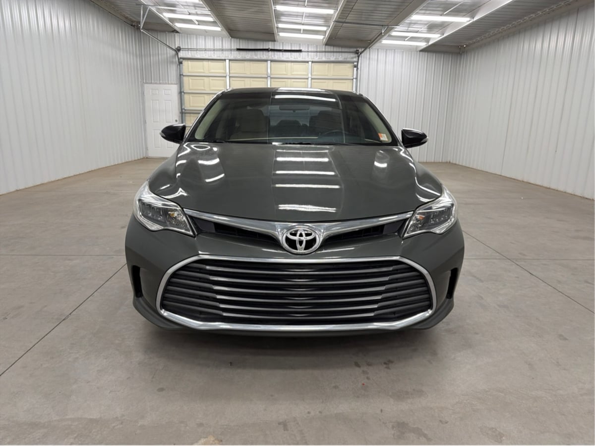 Toyota Avalon photo 9