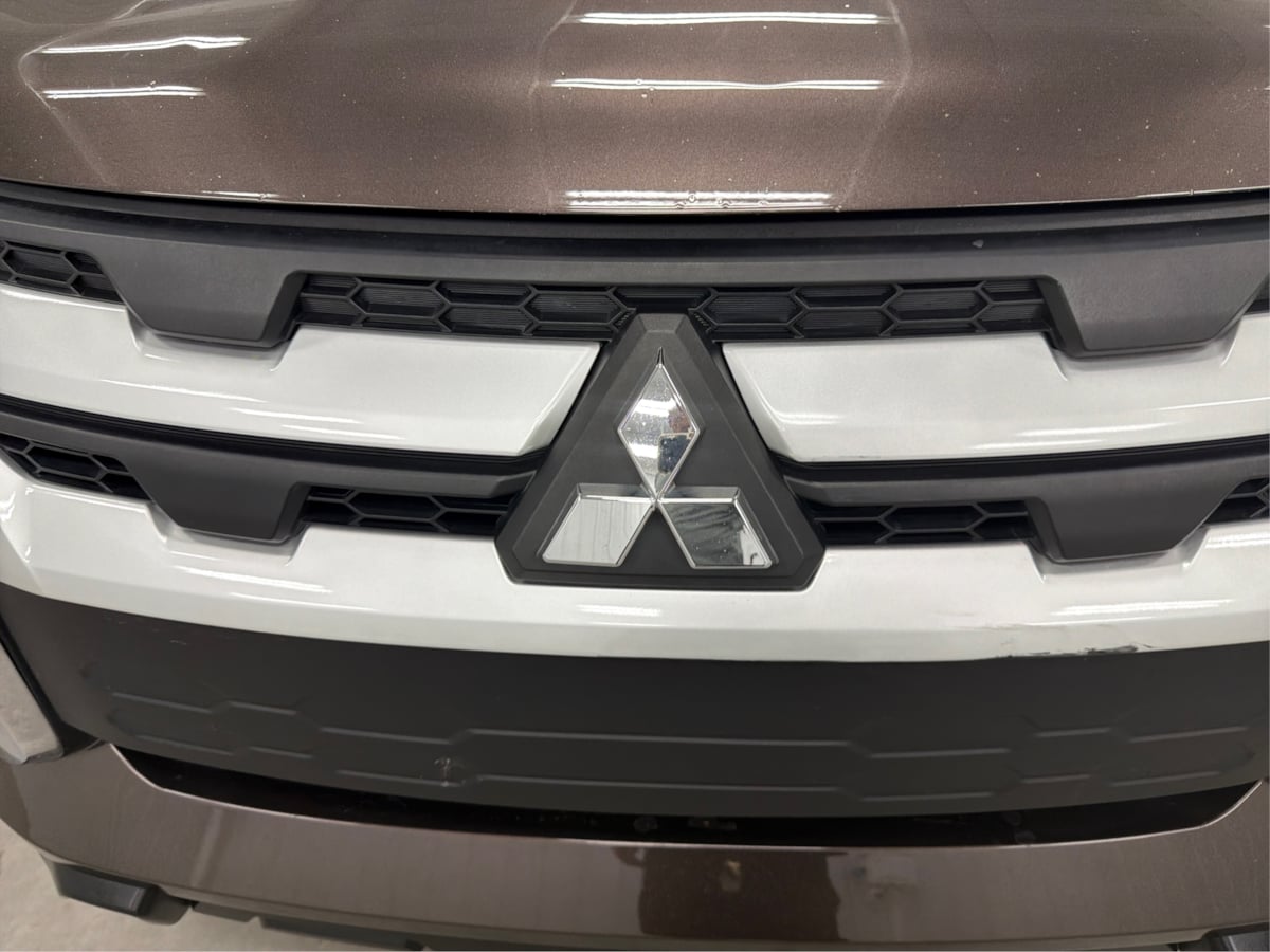 Mitsubishi Outlander Sport photo 33