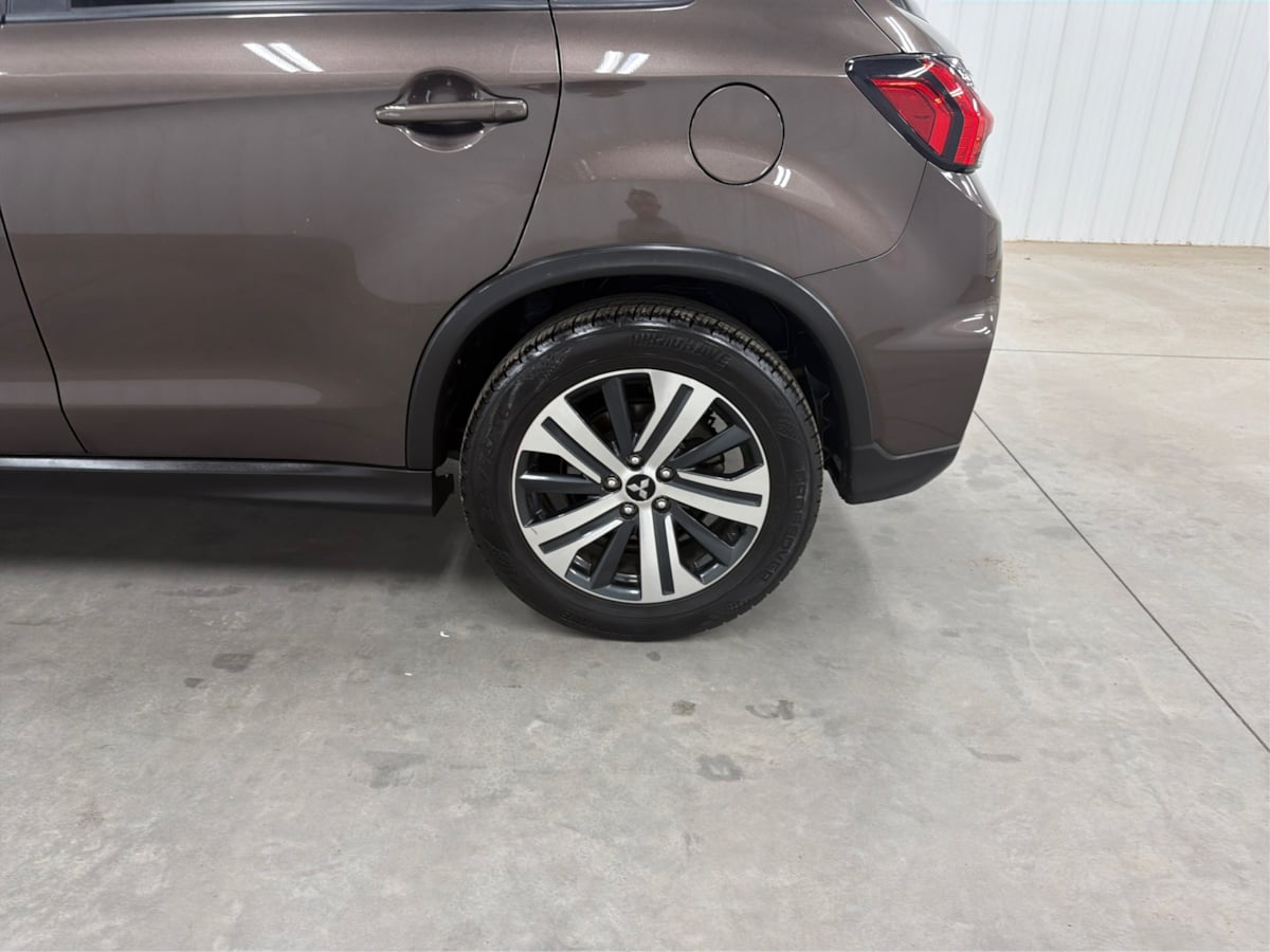 Mitsubishi Outlander Sport photo 38