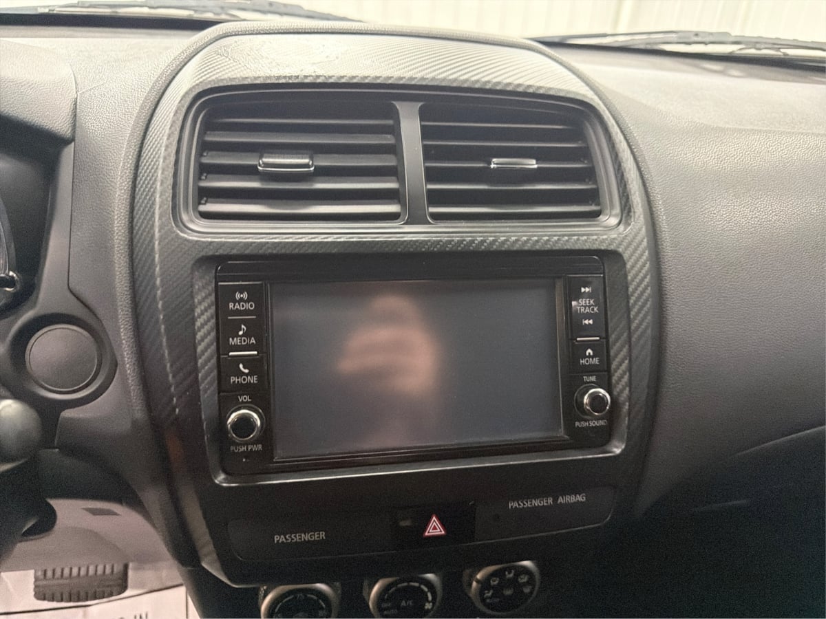 Mitsubishi Outlander Sport photo 14