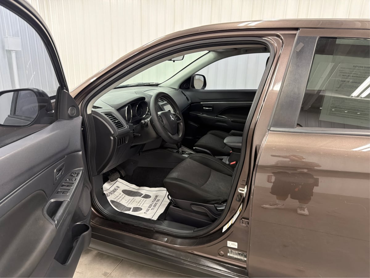 Mitsubishi Outlander Sport photo 10