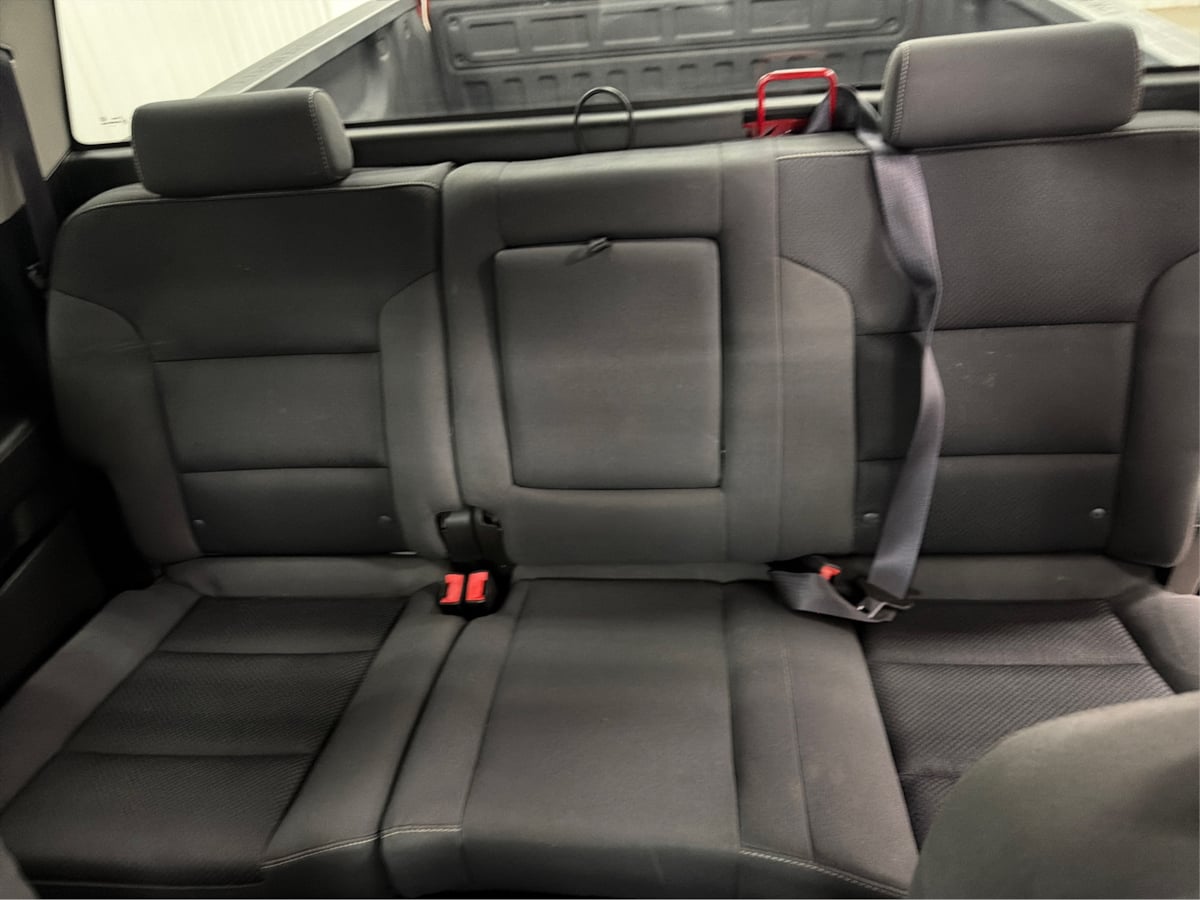 Chevrolet Silverado photo 17
