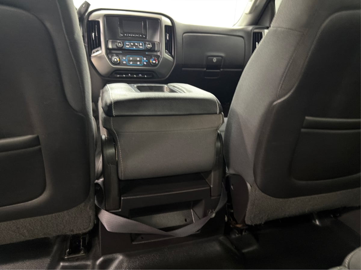Chevrolet Silverado photo 18