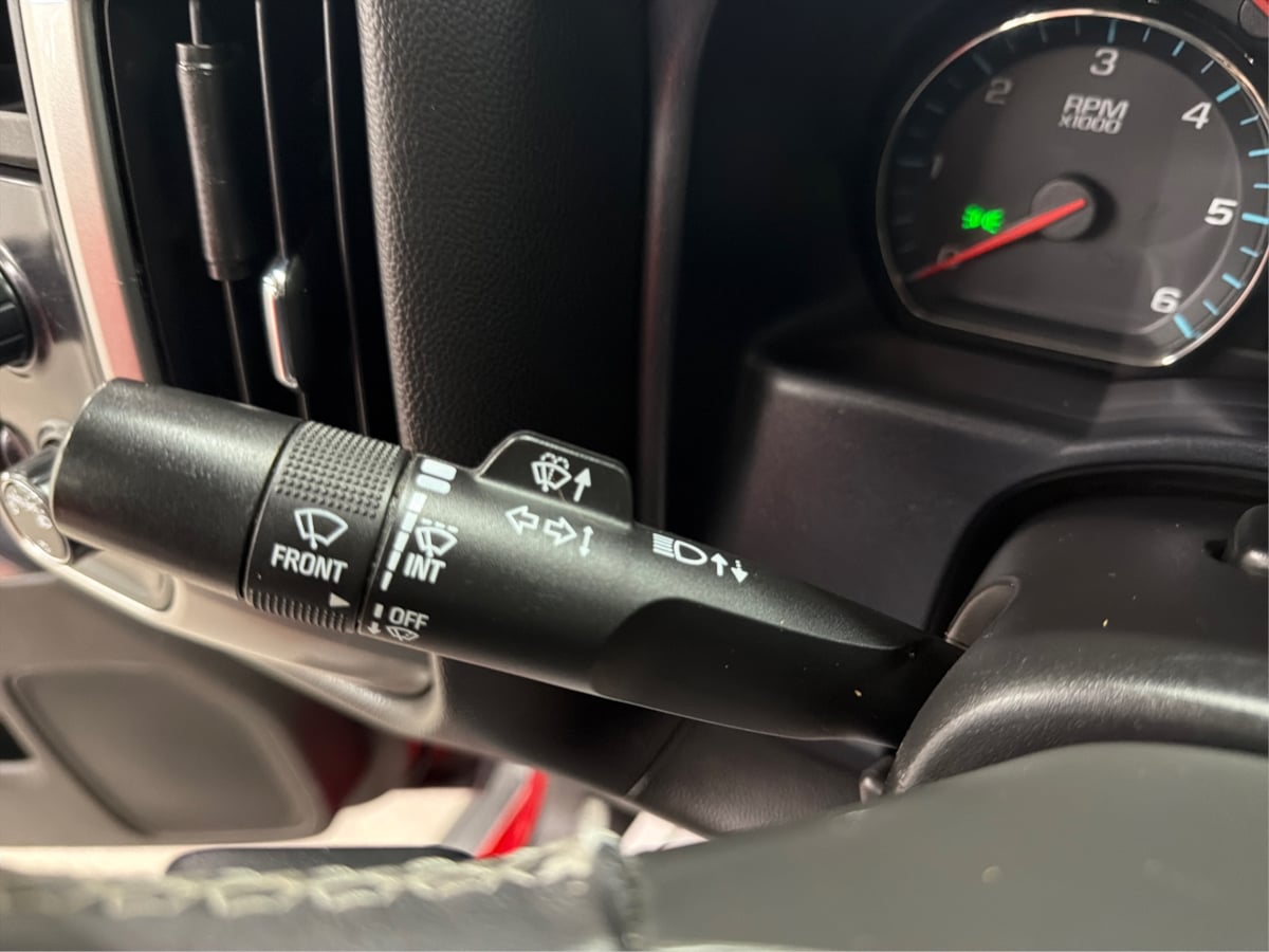Chevrolet Silverado photo 22