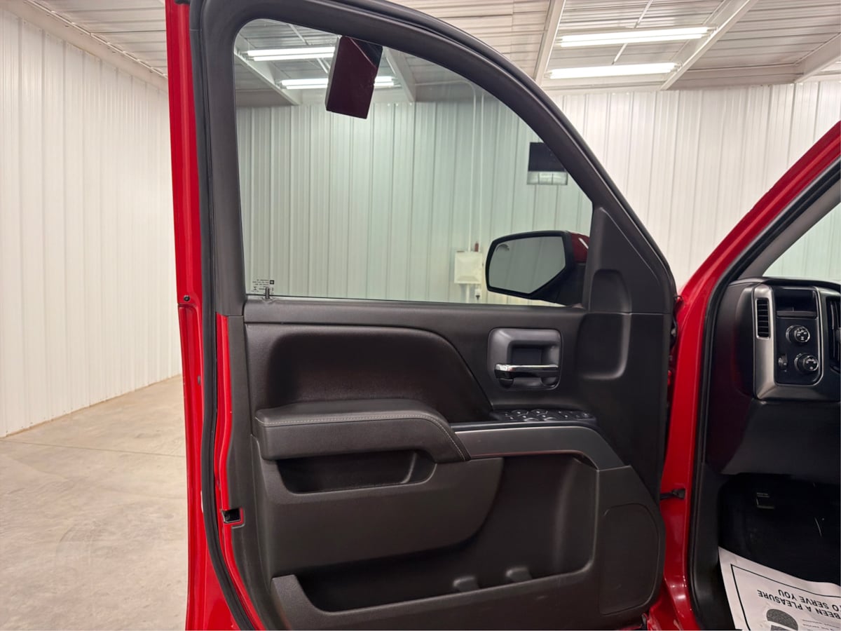 Chevrolet Silverado photo 25