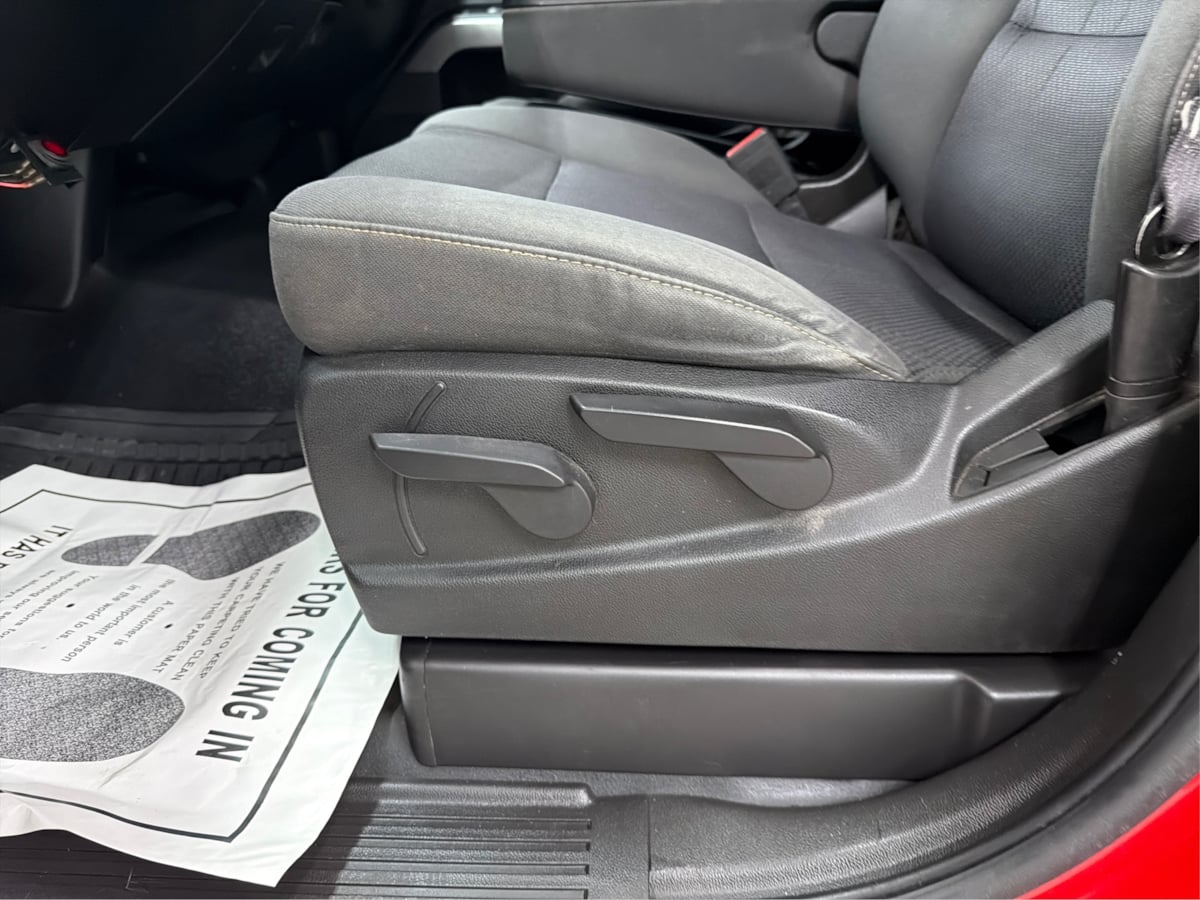 Chevrolet Silverado photo 23