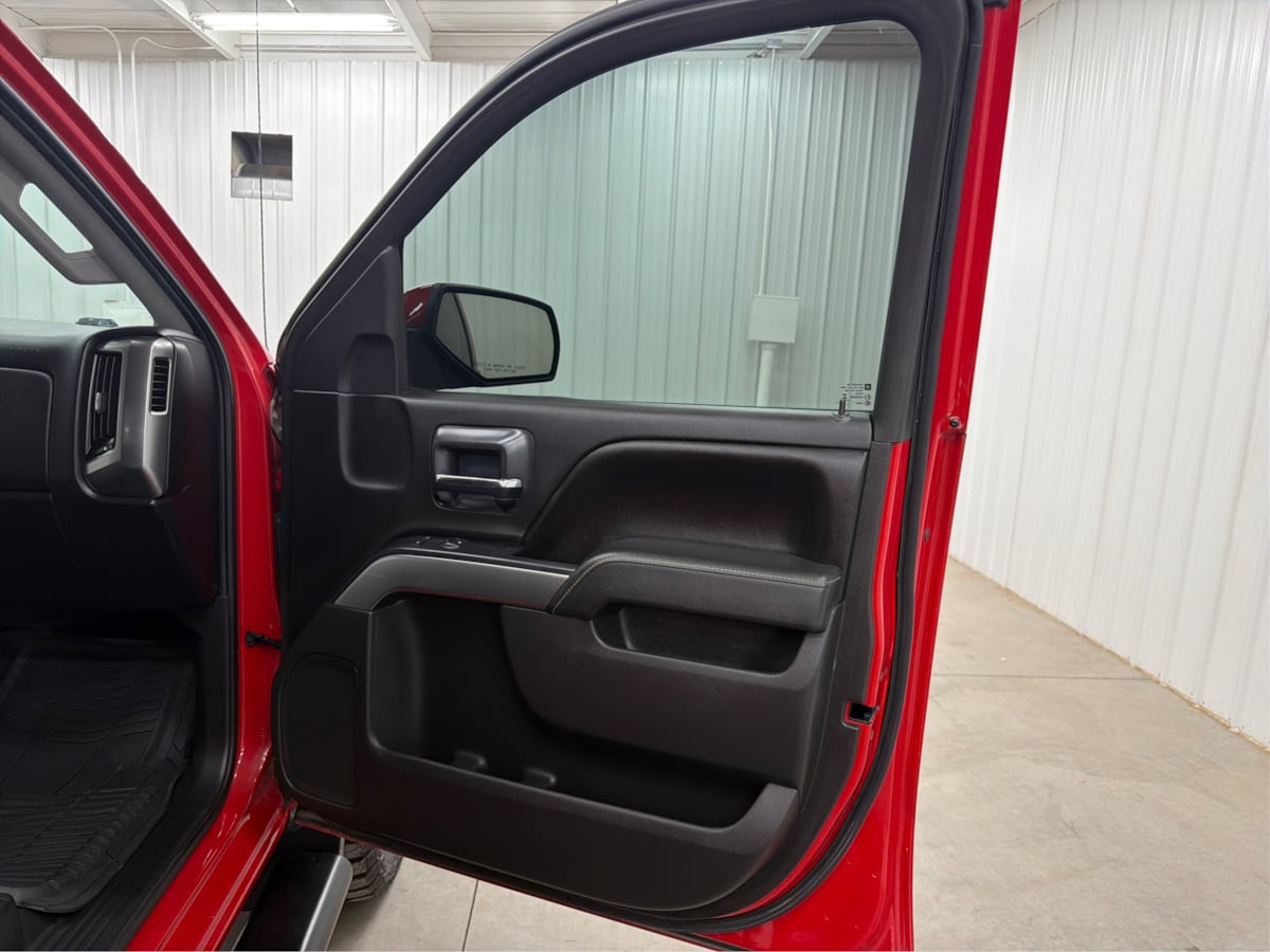 Chevrolet Silverado photo 26
