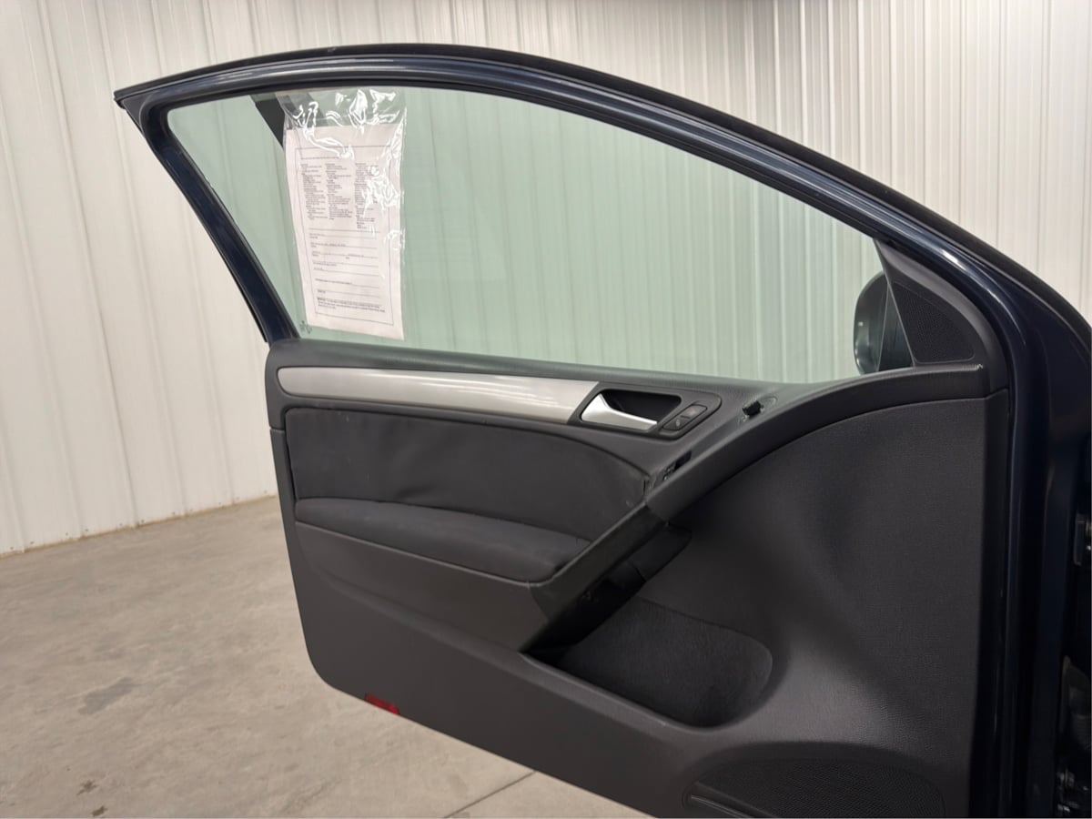 Volkswagen Golf photo 22
