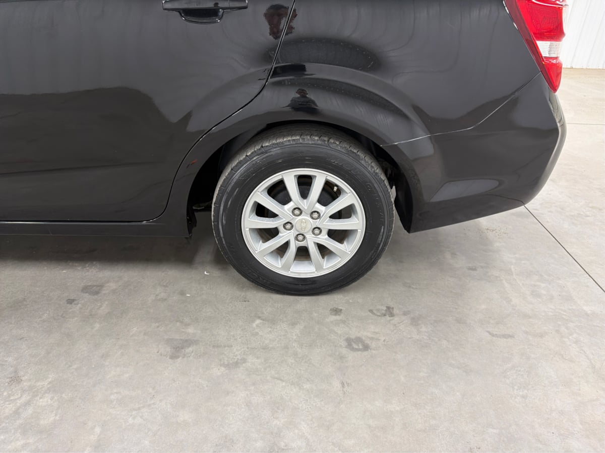 Chevrolet Sonic photo 39