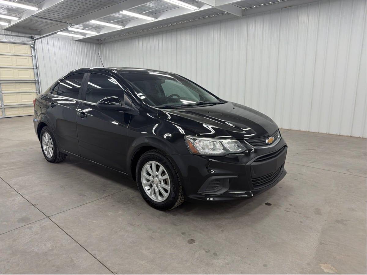 Chevrolet Sonic photo 2