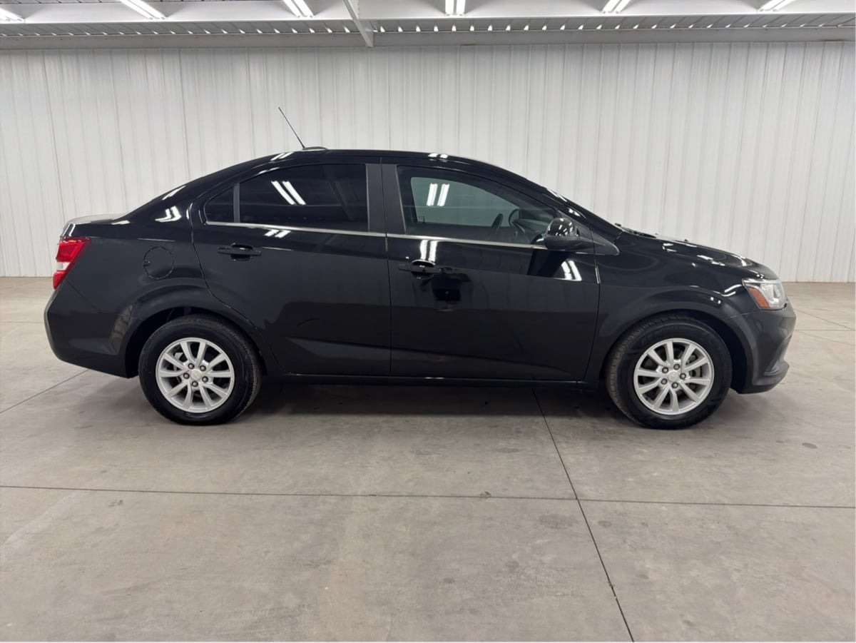 Chevrolet Sonic photo 3