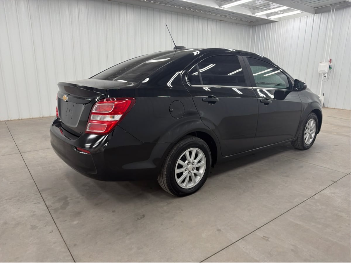 Chevrolet Sonic photo 4