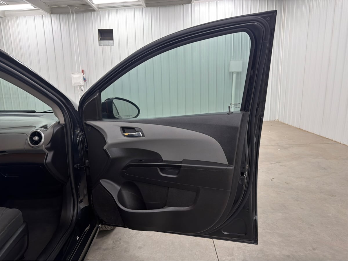 Chevrolet Sonic photo 27