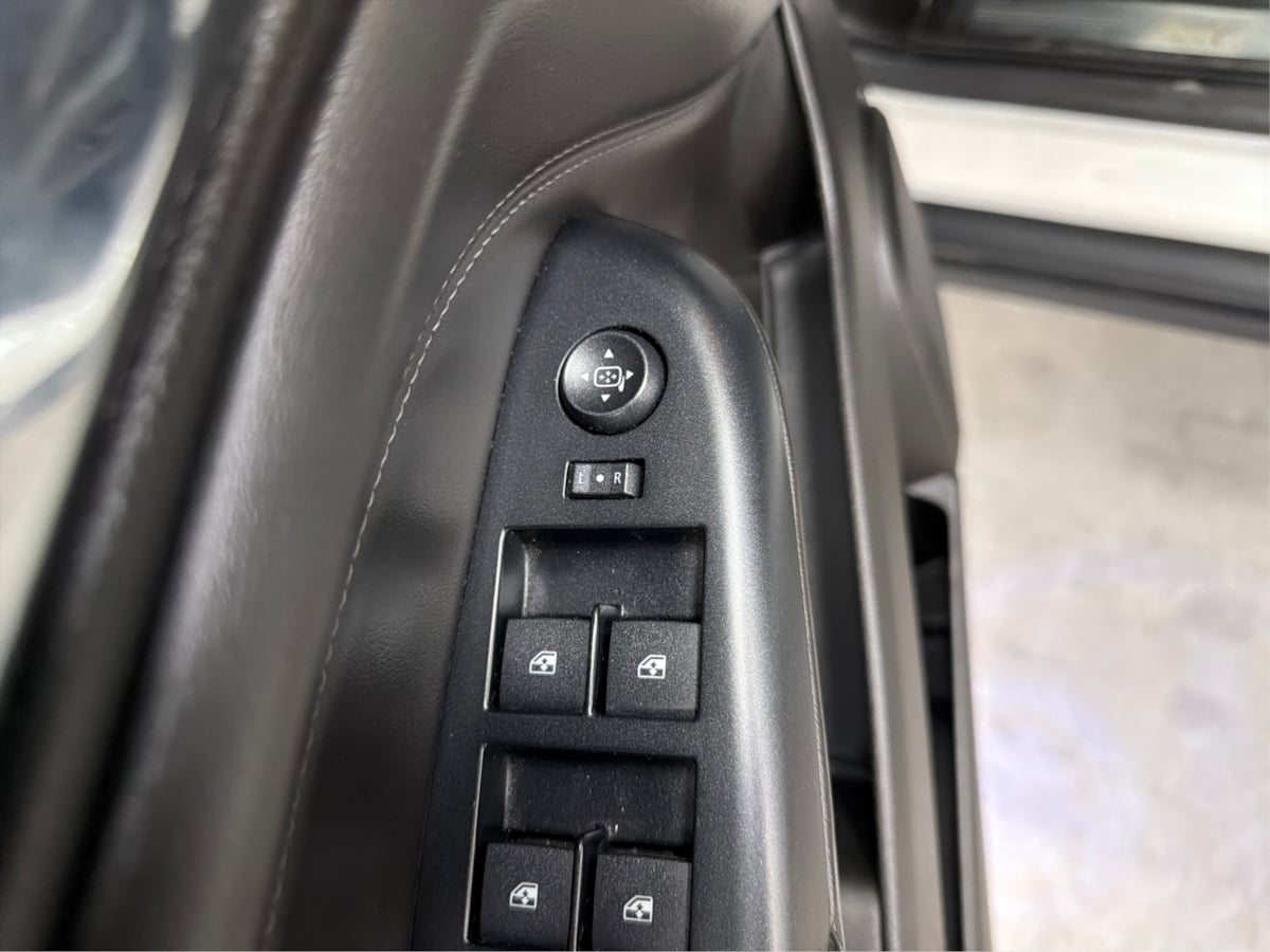 Cadillac SRX photo 59