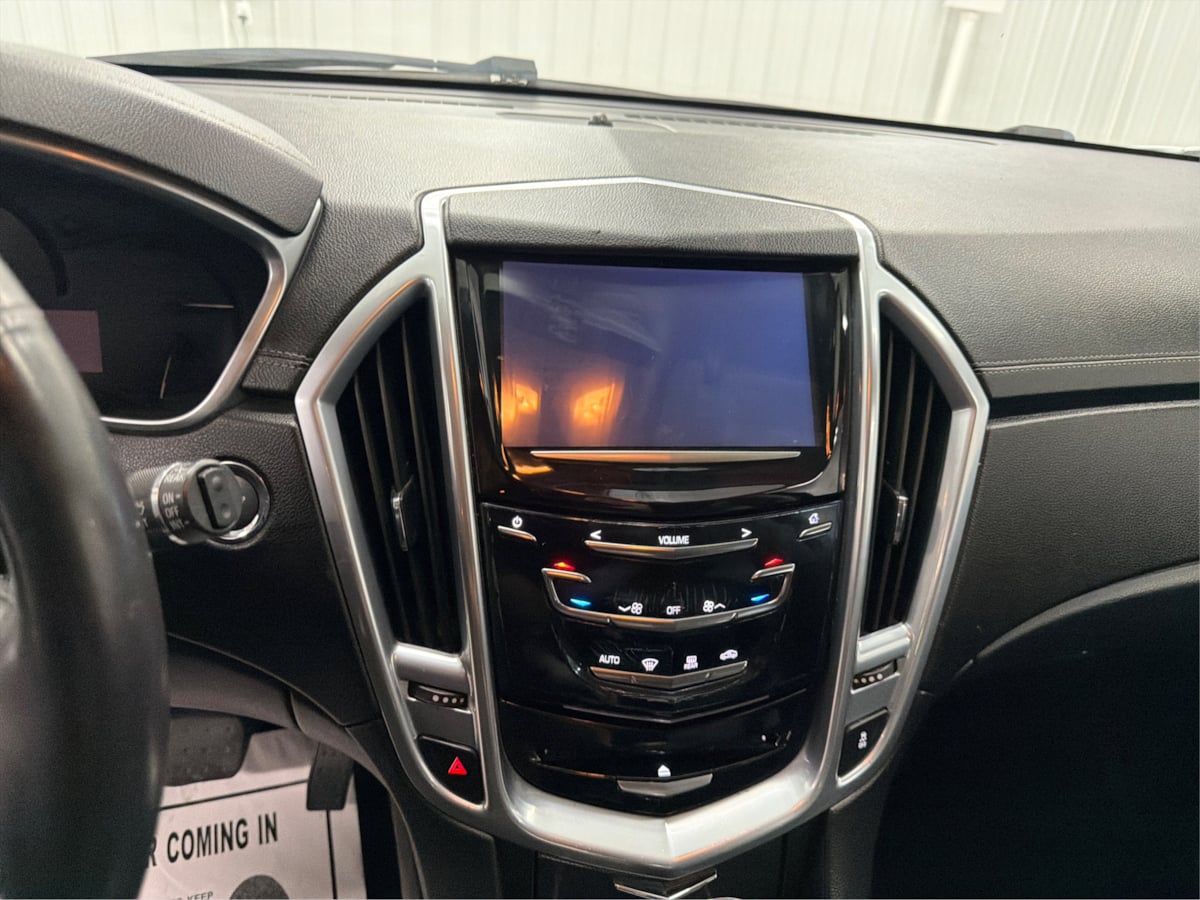 Cadillac SRX photo 14