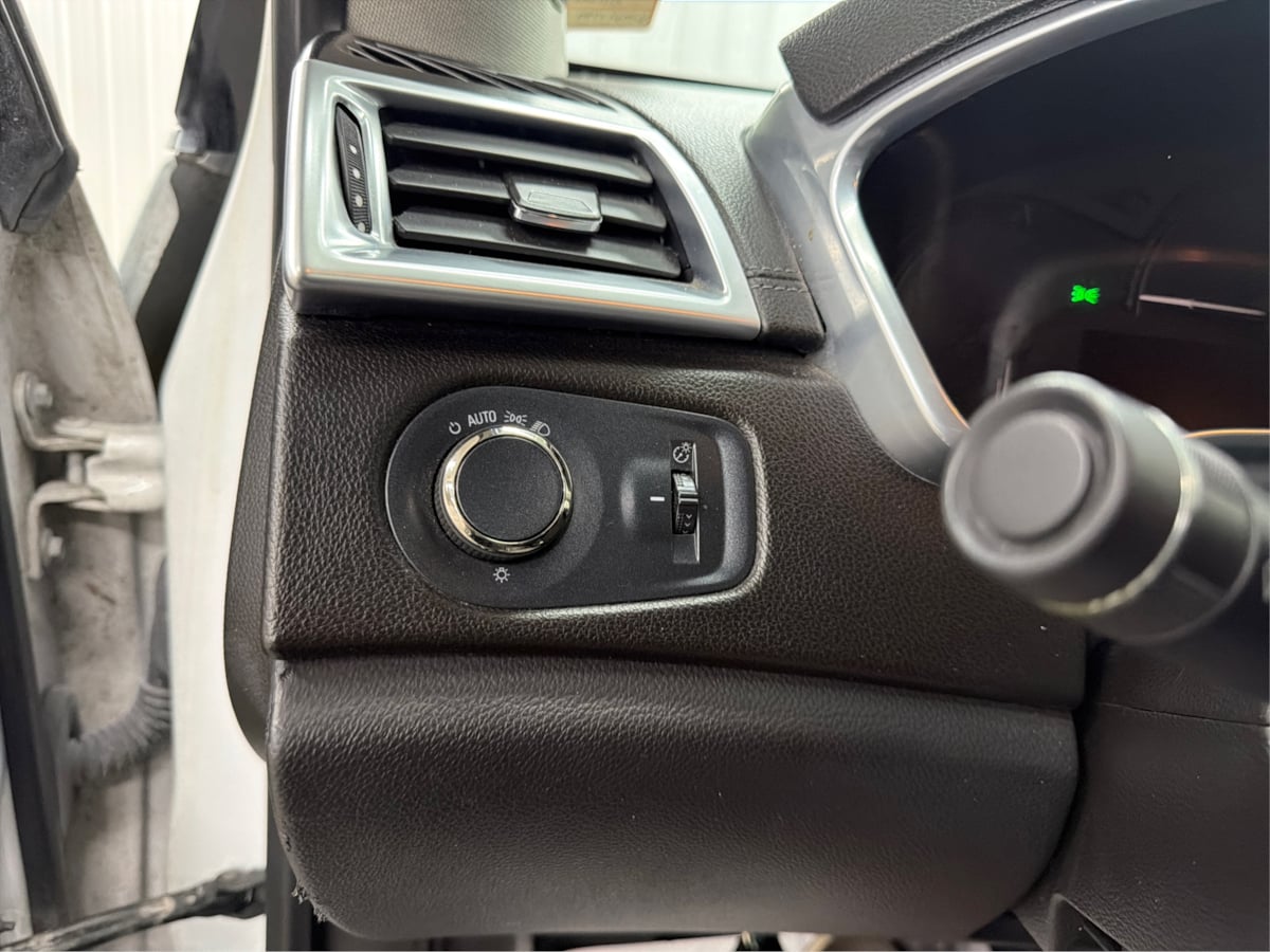 Cadillac SRX photo 23